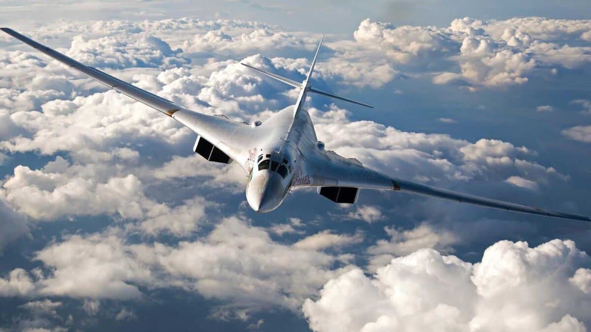 Ту-160М: як паралізувати відновлення виробництва стратегічних бомбардувальників РФ